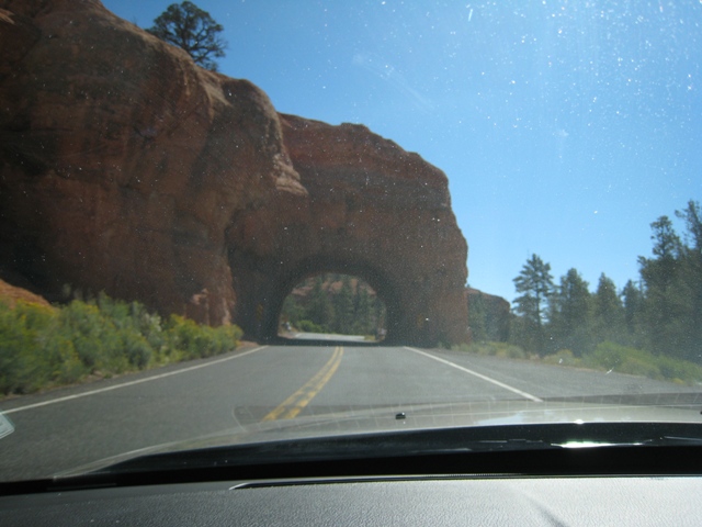 Red Canyon – passing through a rock tunnel